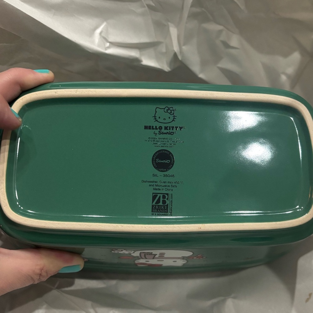 NEW - Hello Kitty Snowman Christmas Ceramic Loaf Pan Baking Dish Holiday 9” - Picture 6 of 8